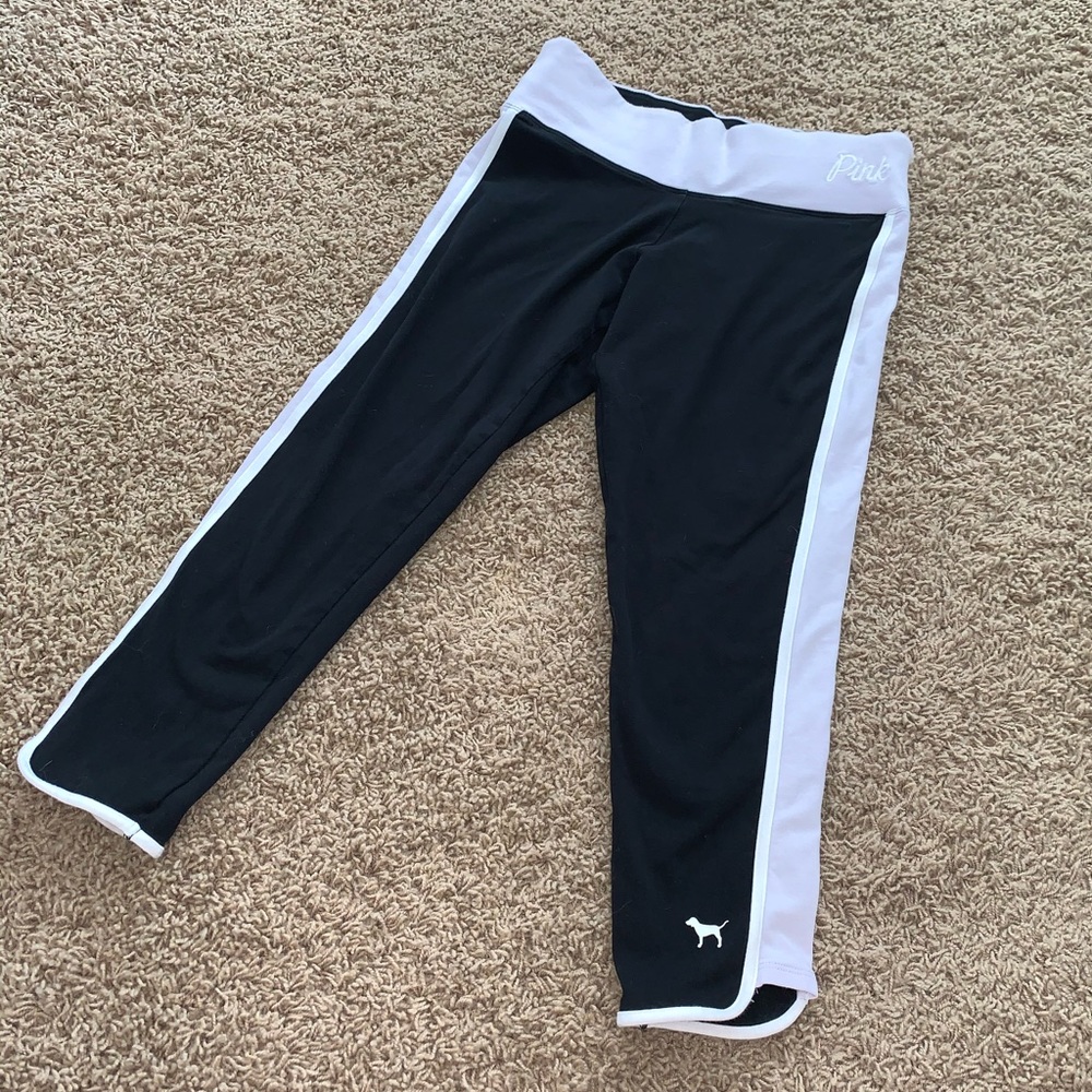 VS Pink Yoga Capris